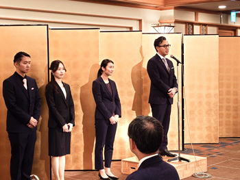 三上 朝賀先生、野久 保有沙先生、新 翔太先生